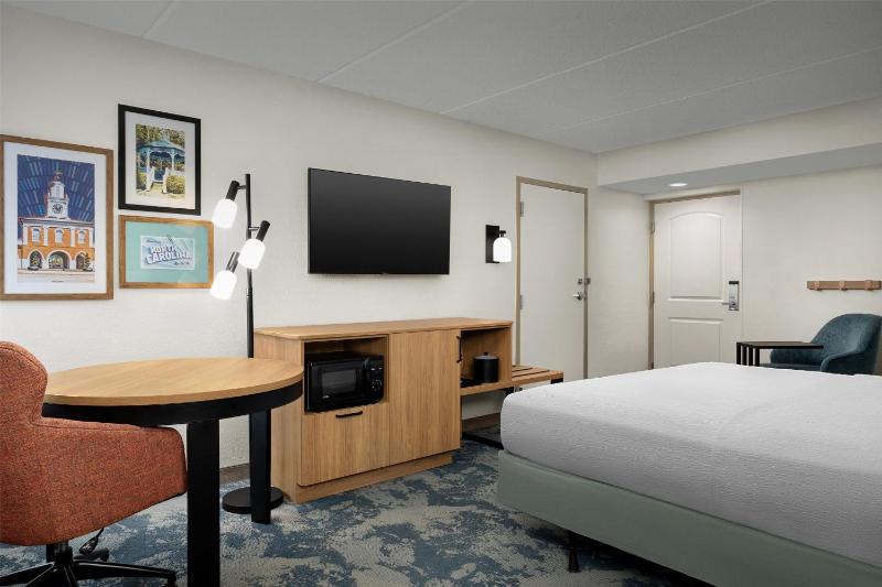 King Room - Mobility Access/Non-Smoking image 2