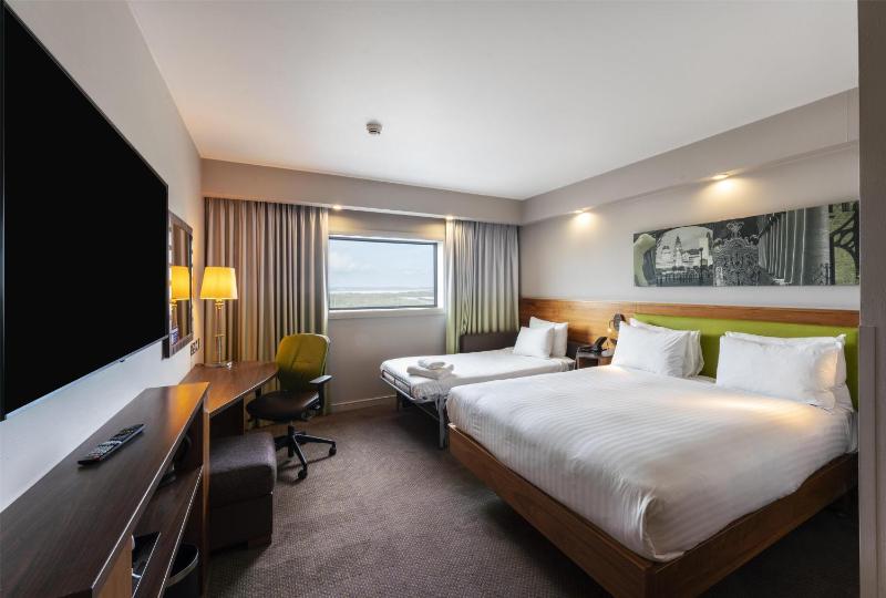 Queen Room - Mobility Access image 3