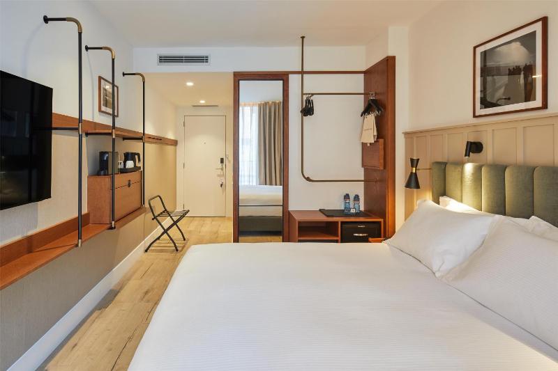 Via Sants Hotel Barcelona Tapestry Collection by Hilton - image 11