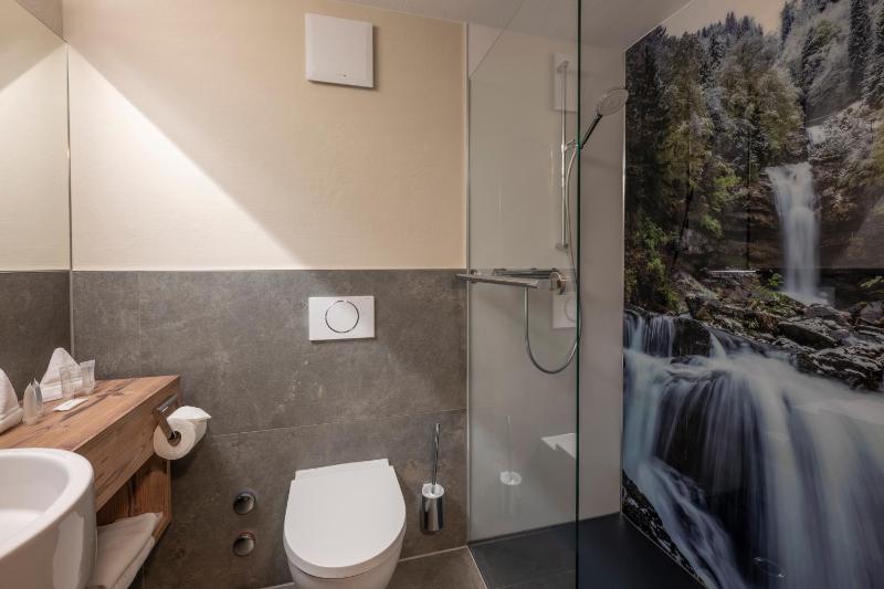 Deluxe Double Room with Lake View image 1