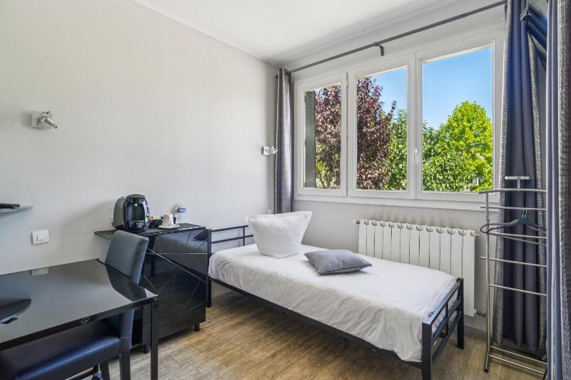 Small Single Room image 1