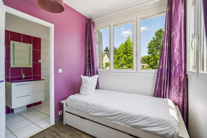 Comfort Triple Room image 4
