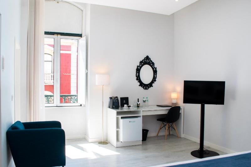 Premium Double Room image 4