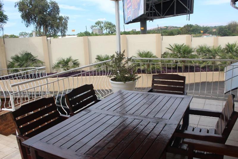 Veelux Self Catering Unit-WiFi-Netflix - image 14