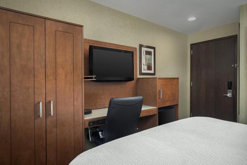 Standard Room image 2