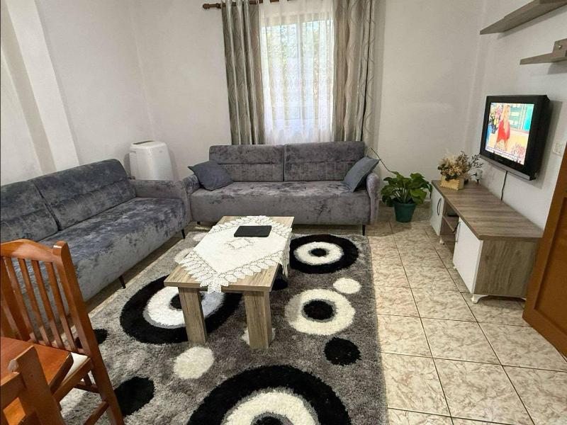 Guest House Tirana - image 2