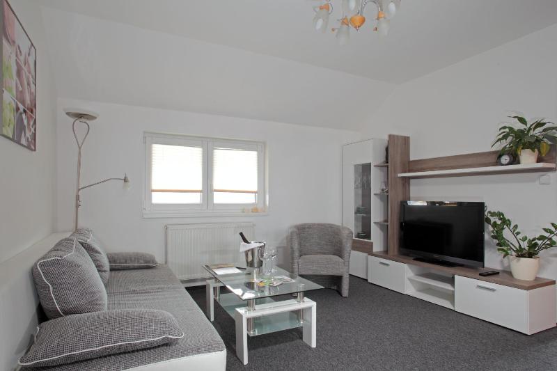 Three-Bedroom Apartment with Terrace image 3
