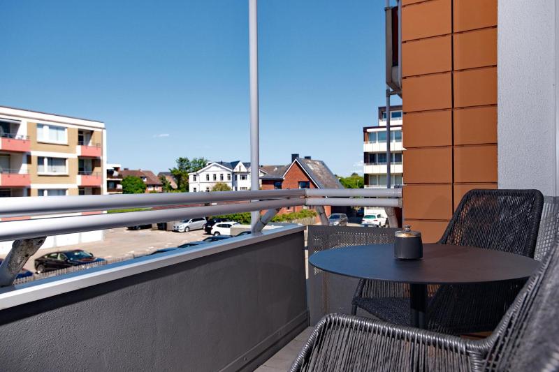 Premium Studio with Balcony and Courtyard View image 4