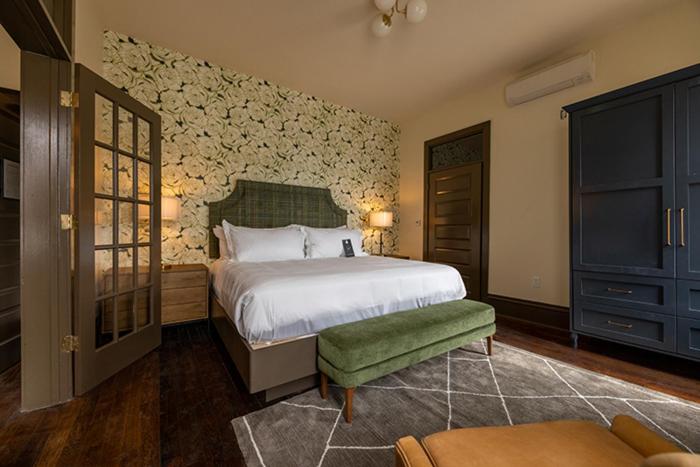 King Suite image 2