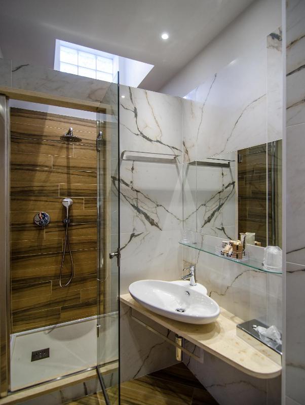 Superior Double Room image 4