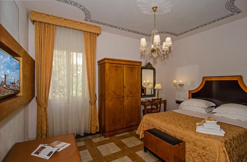 Superior Double Room image 2