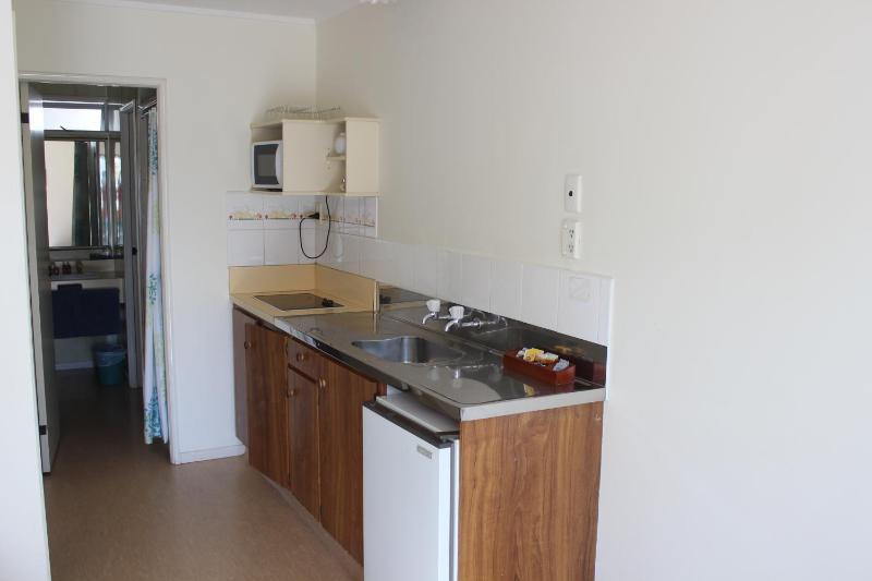 Malones Spa Motel - image 33
