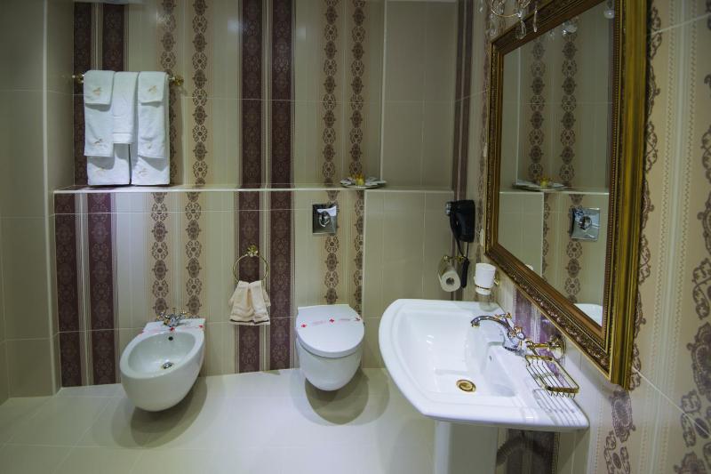 Presidential Suite image 2