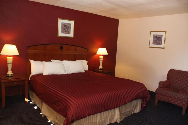 One King-Size Bed Room image 2
