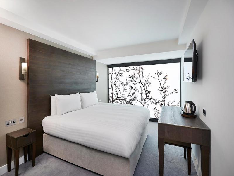 Superior Double Room without Window image 1
