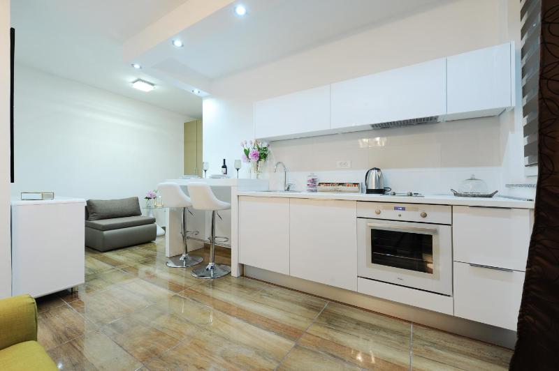 Primera Luxury Studio - image 8