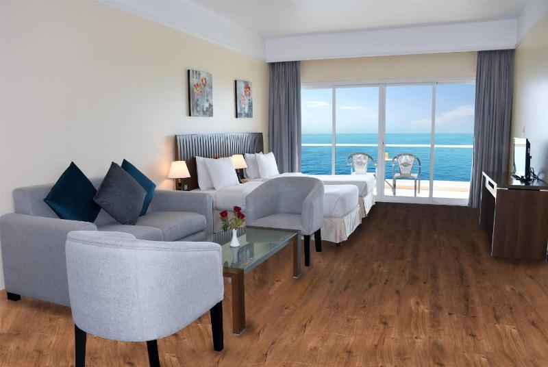 Deluxe Room Sea View Twin Bed - Smoking image 3