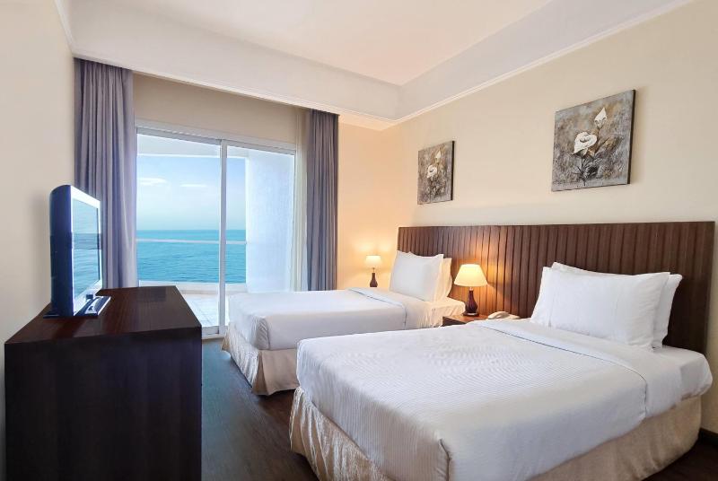 Deluxe Room Sea View Twin Bed - Smoking image 4