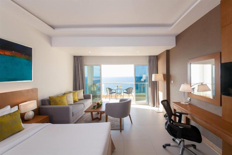 Deluxe Double Room with Sea View - Non Smoking image 3