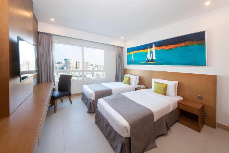 Standard Double Room with City View - Smoking image 3