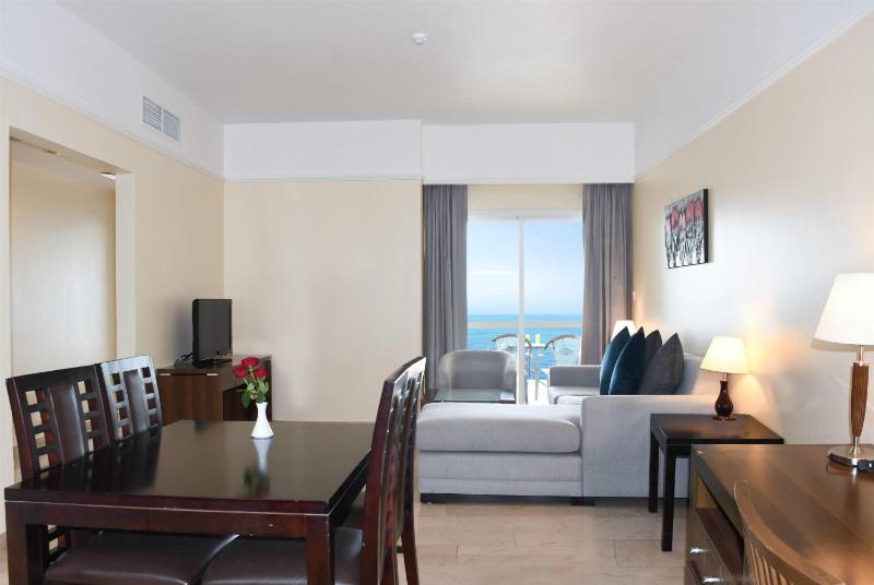 One Bedroom Suite with Sea View Non Smoking image 3