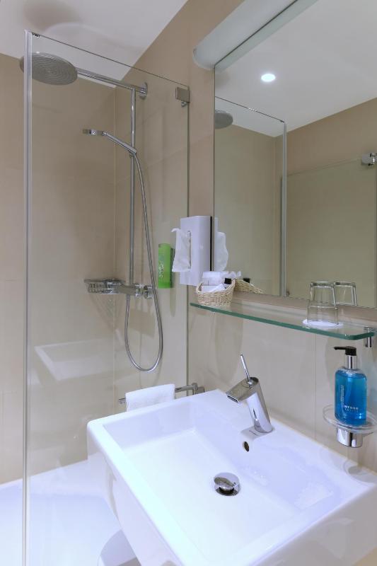 Comfort Single Room image 3