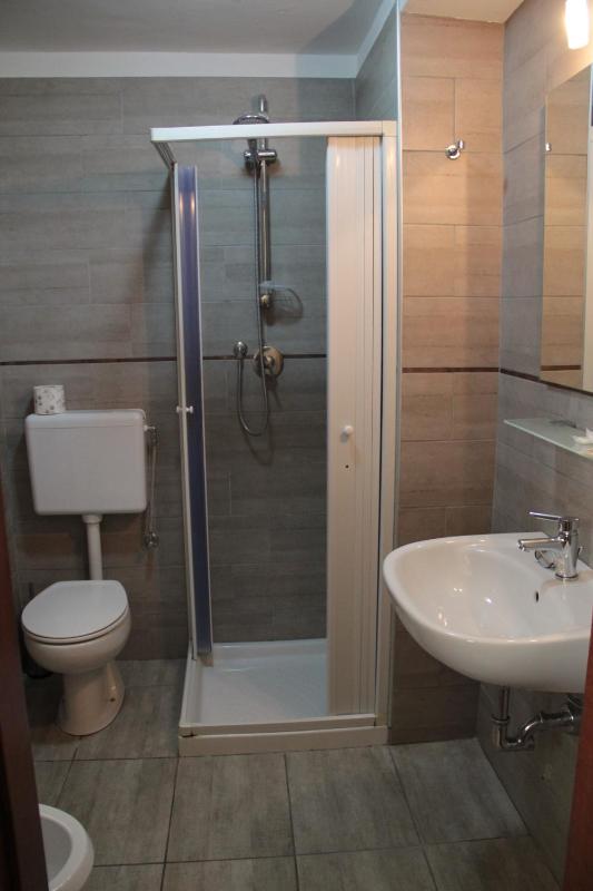 Quadruple Room image 4
