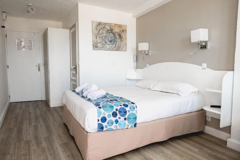 Standard Queen Room image 2