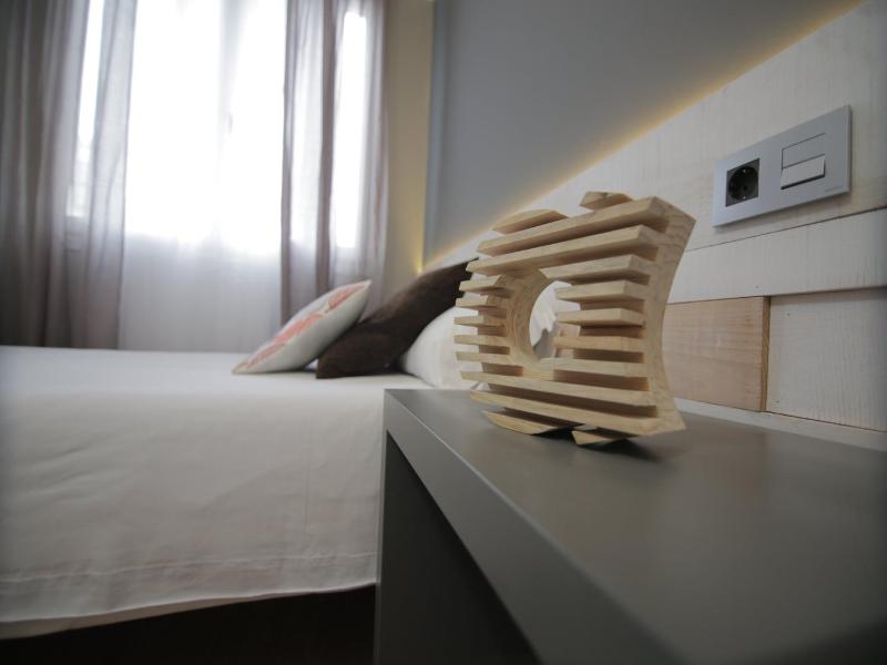 Standard Double or Twin Room image 4