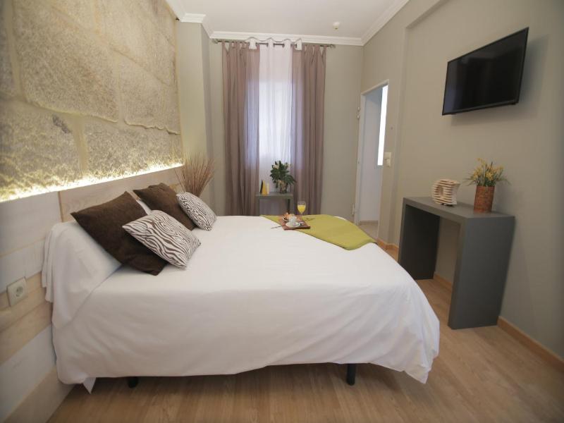 Standard Double or Twin Room image 3