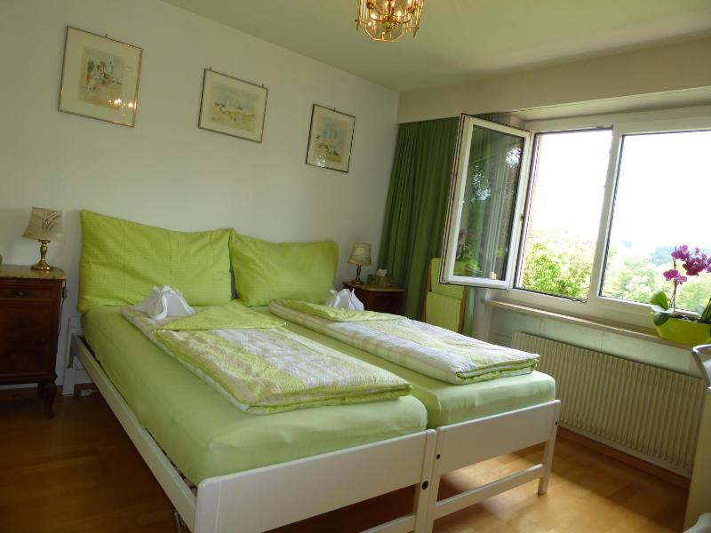 Twin Room with Shared Bathroom image 3