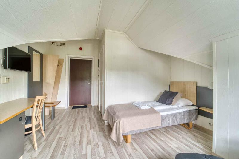 Standard Single Room image 3