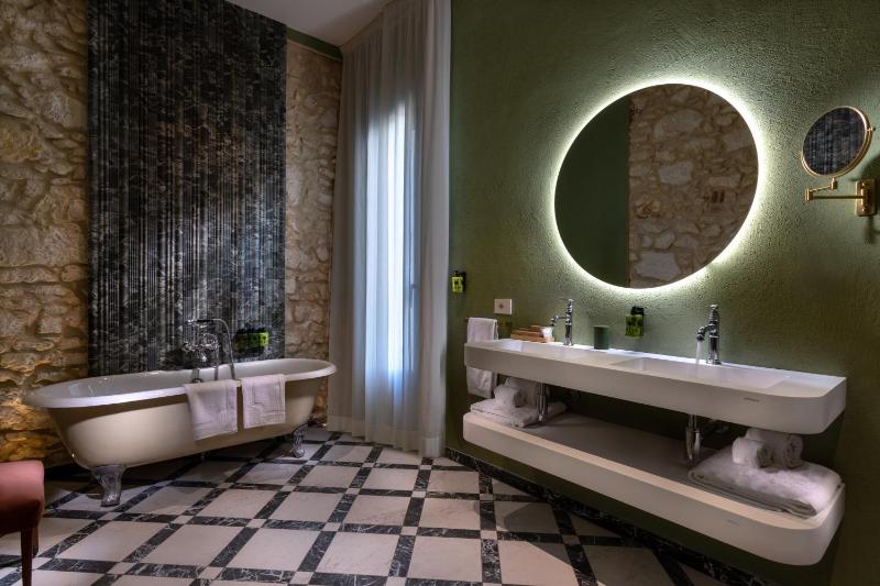 Casa Miranda Boutique - image 6