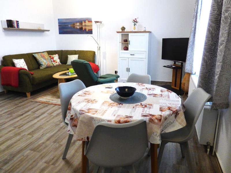 Studio Apartment image 2