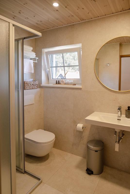 Deluxe Double Room with Balcony and Lagoon View image 2