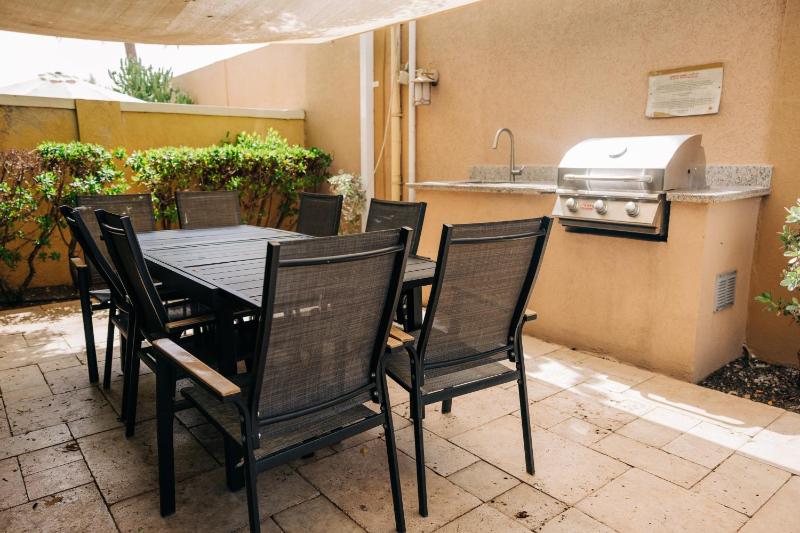 Cozy Townhome at Gold Coast - image 7