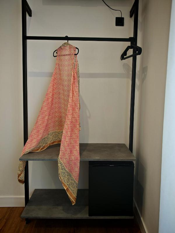 Single Room image 4