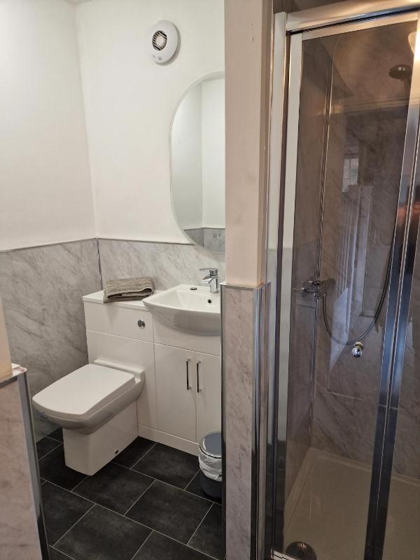 Comfort Triple Room with Shower image 2