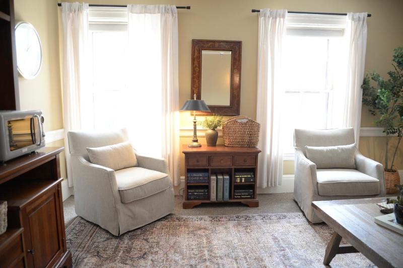 Queen Room image 4