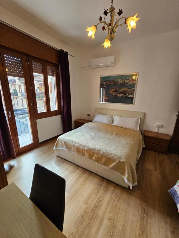Double or Twin Room with Shared Bathroom image 1