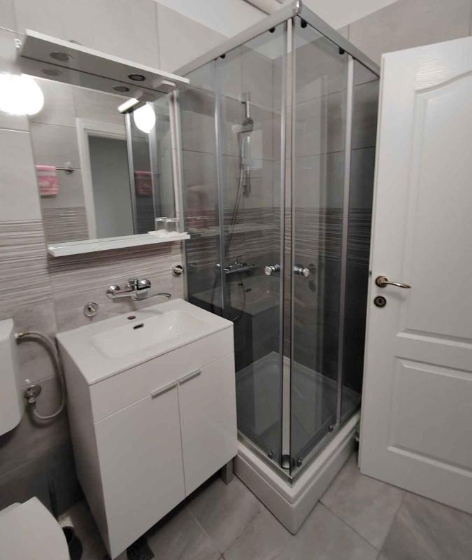 Apartment image 3