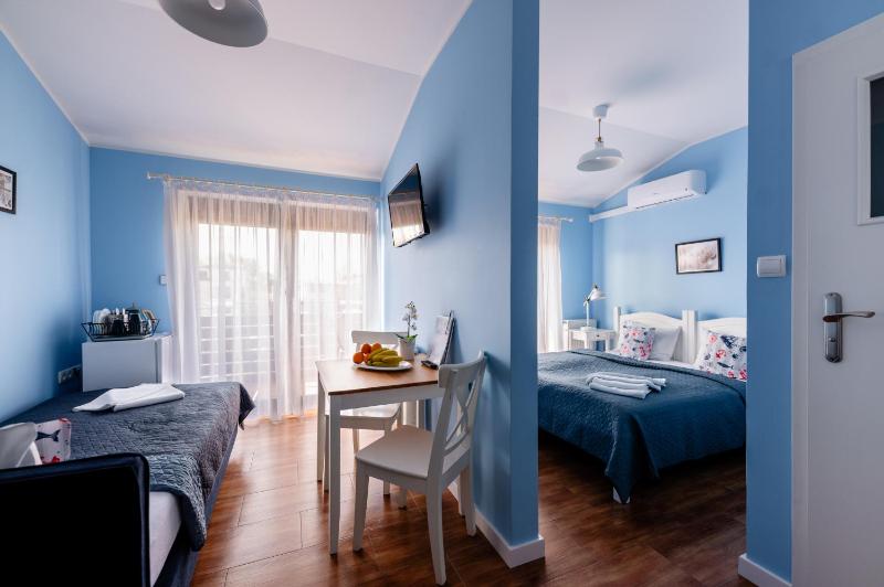 Basic Triple Room image 1