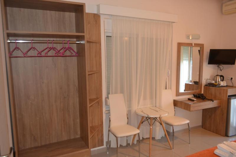 Triple Room image 3