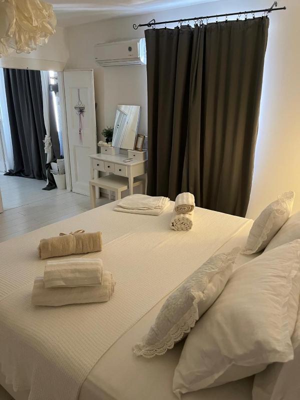 One-Bedroom Premium Apartment image 4