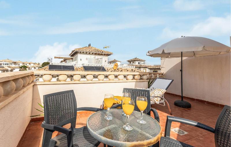 Beautiful Home In Orihuela Costa - image 32