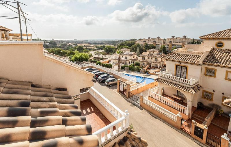 Beautiful Home In Orihuela Costa - image 26