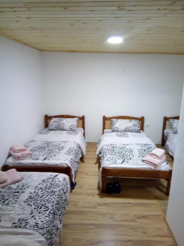 Quadruple Room with Bathroom image 1