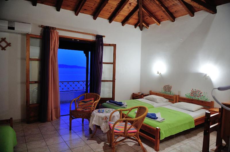Double or Twin Room image 2