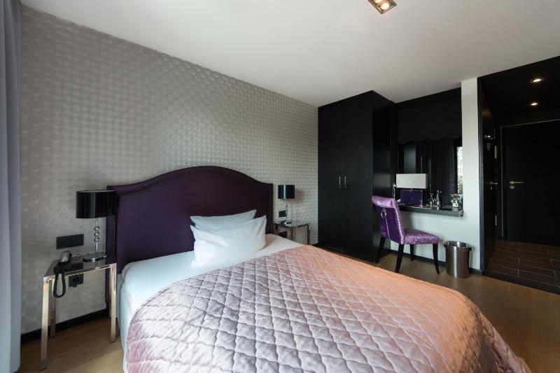 Single Room image 3