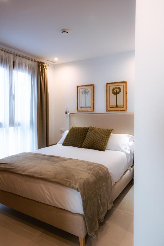 One-Bedroom Apartment with Balcony image 2